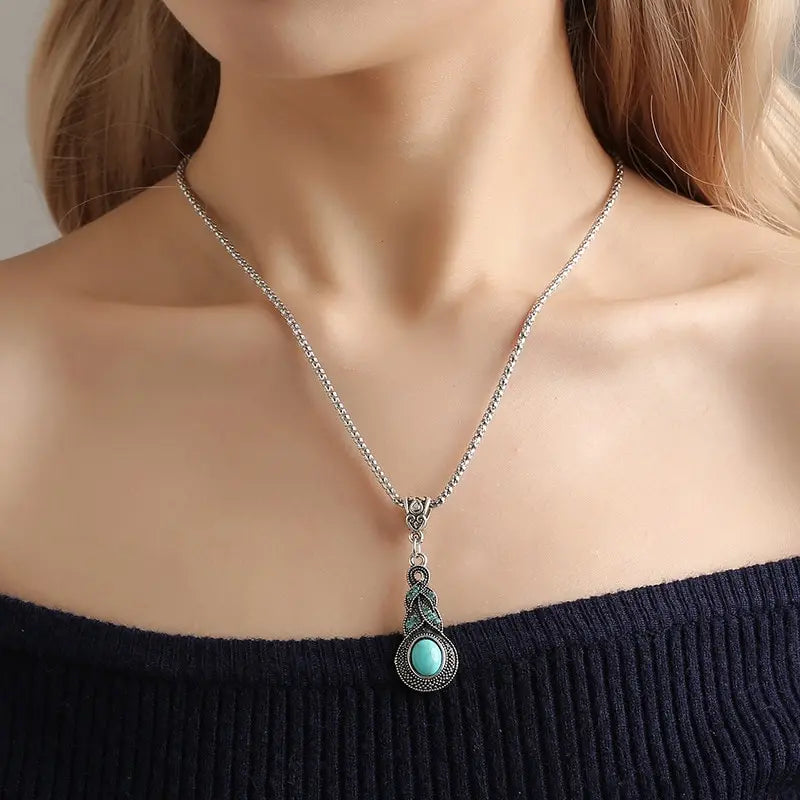 Elegant Turquoise Necklace and Earrings Set