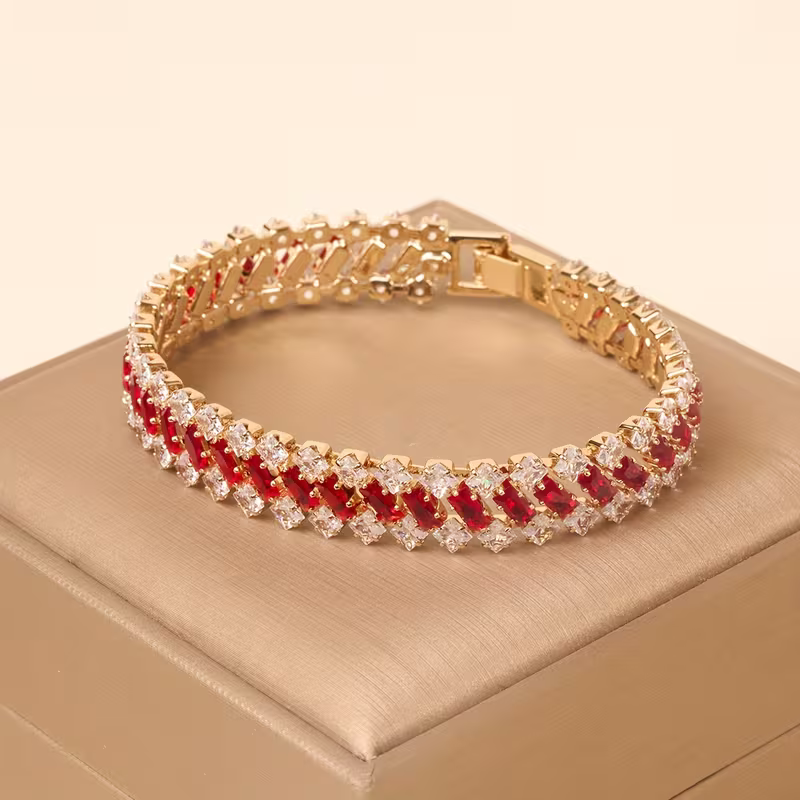 Elegant Emerald Gold Luxe Bracelet